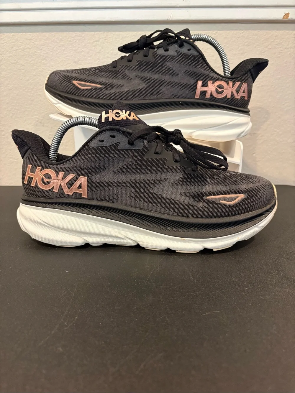 Hoka One One Clifton 9 Shoes Womens Size 9 Wide Black Rose Gold Running Gym
